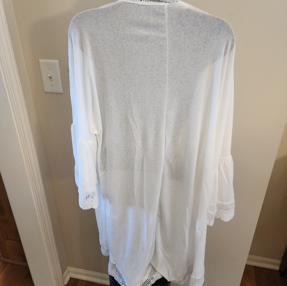 CC -NWOT White Lace Trim Kimono Cardigan Swimsuit Cover - Picture 3 of 4